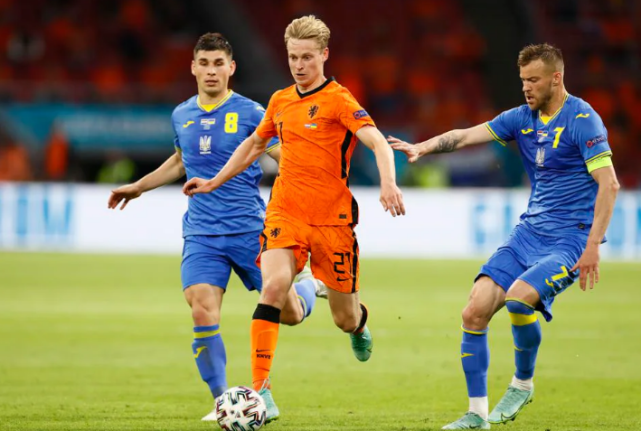 Das Publikum hält die Gegner von Nederlands voetbalelftal für zu schwach